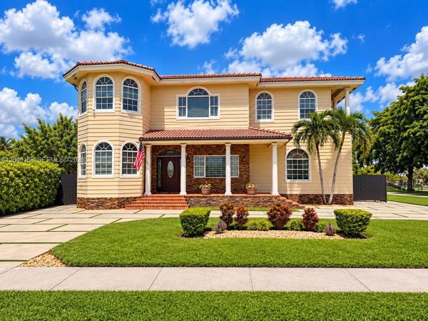 901 Dove Ave, Miami Springs, FL 33166