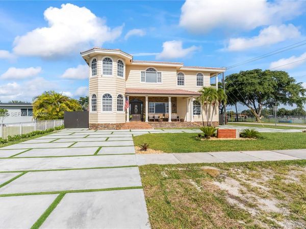 901 Dove Ave , Miami Springs, FL 33166