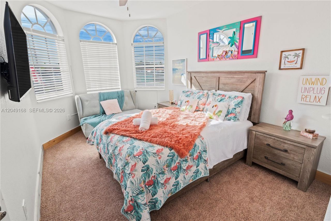 901 Dove Ave , Miami Springs, FL 33166 Photo