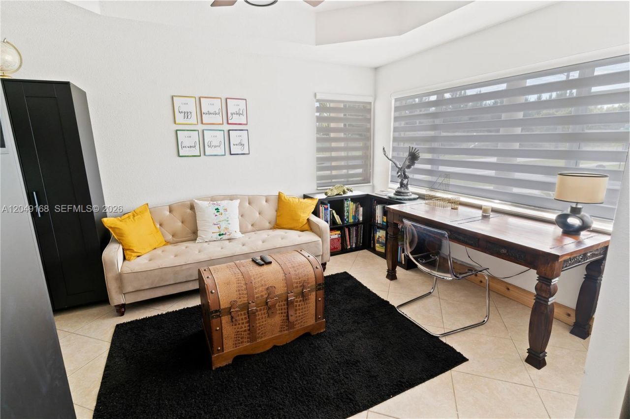 901 Dove Ave , Miami Springs, FL 33166 Photo