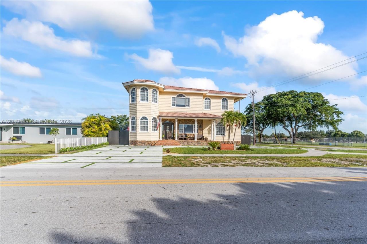 901 Dove Ave , Miami Springs, FL 33166 Photo