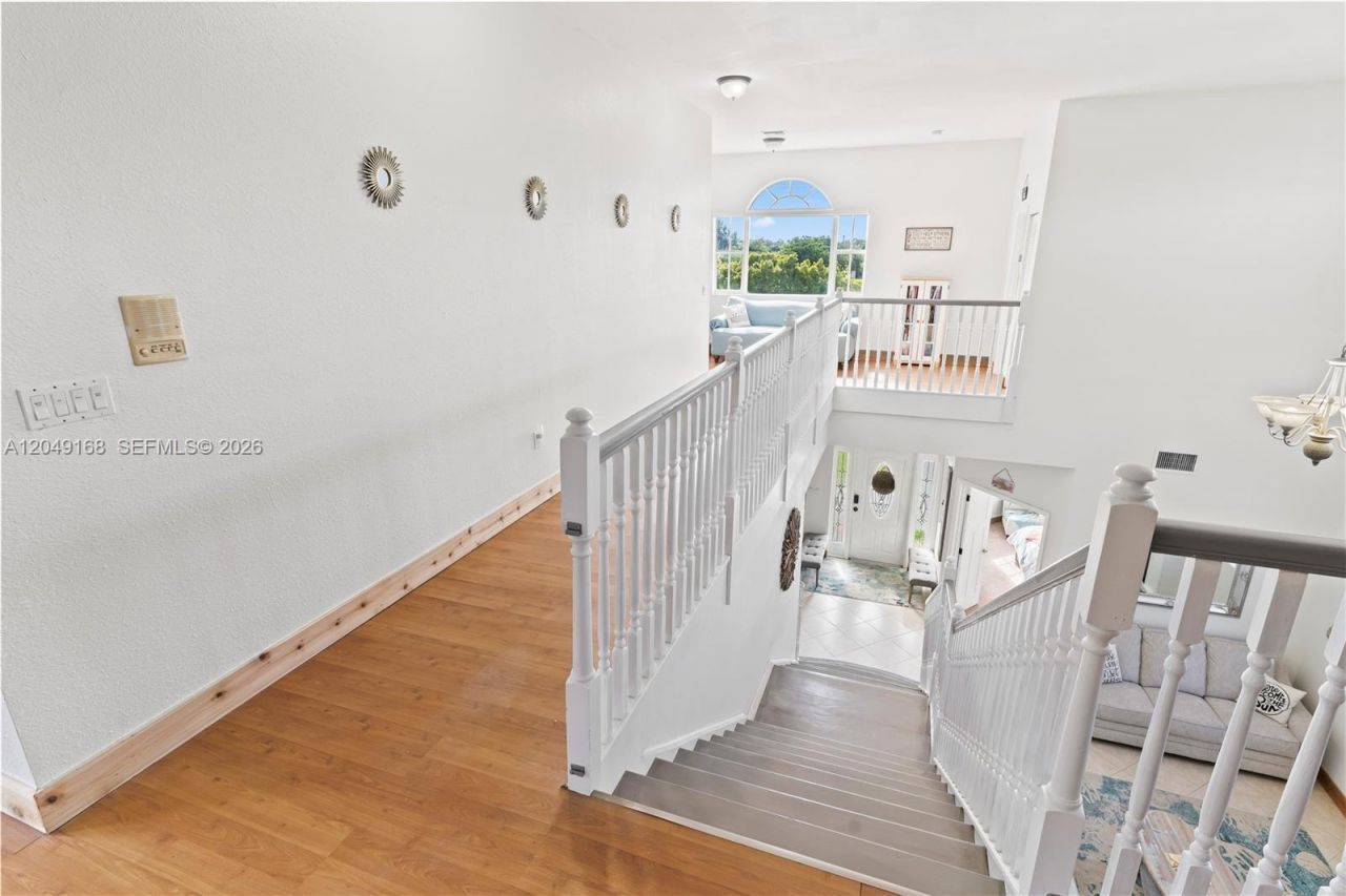 901 Dove Ave , Miami Springs, FL 33166 Photo