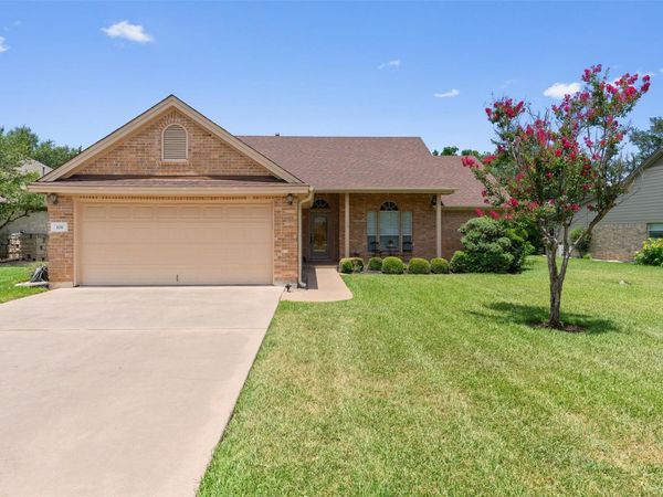 106 Stacey LN, Georgetown, TX 78628
