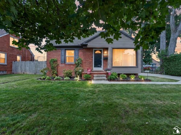2420 Applewood Avenue, Lincoln Park, MI 48146