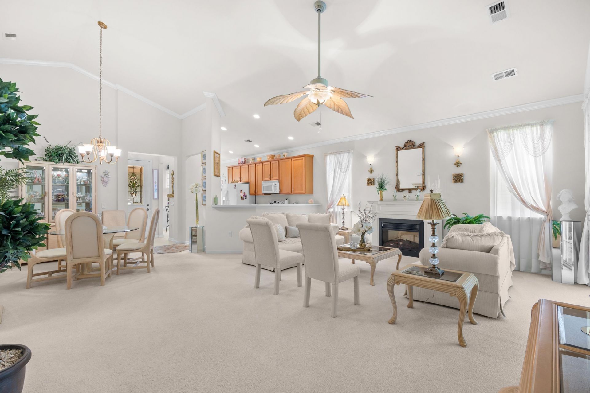 845 Laquinta Loop Photo 19