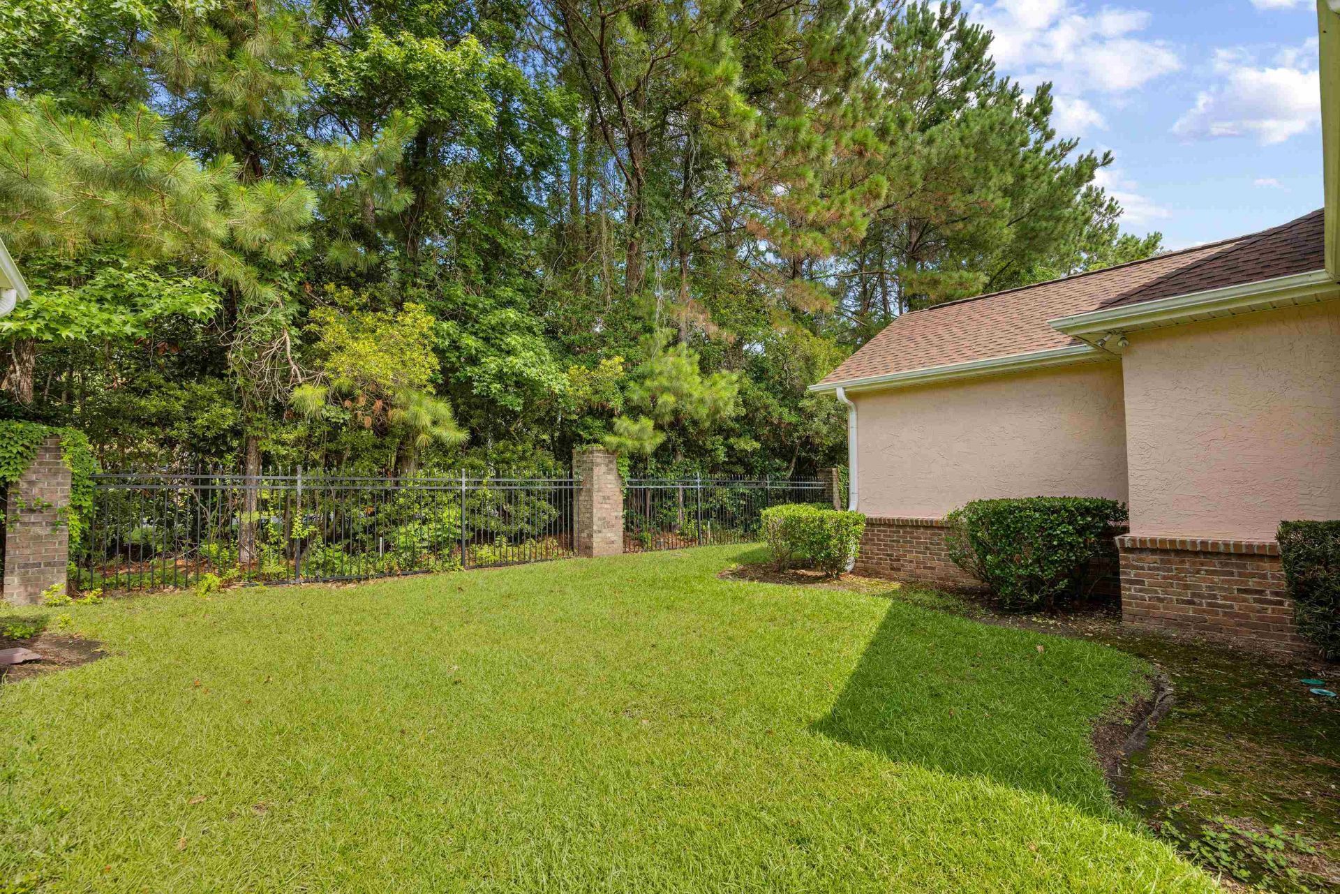 845 Laquinta Loop Photo 37