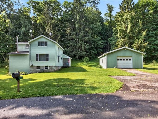 11 Van Marters Ln , Lyons, NY 14489