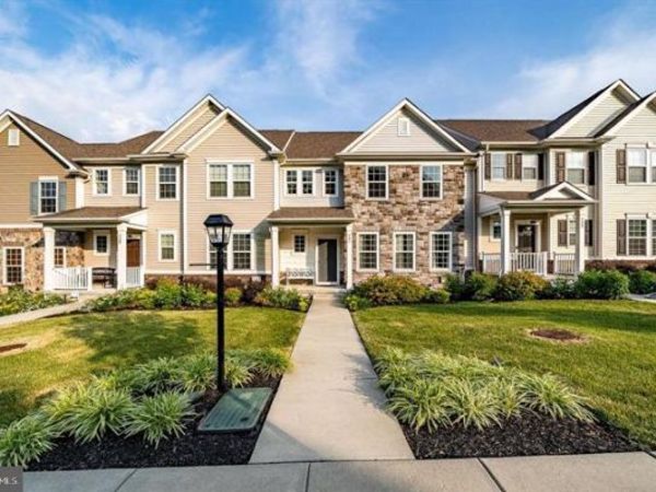 733 SUN VALLEY COURT, GLENMOORE, PA 19343