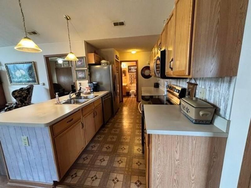 1228 Amberlea Drive E, Unit 19, Columbus, OH 43230 Photo 11