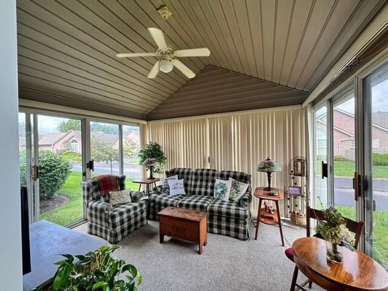 1228 Amberlea Drive E, Unit 19, Columbus, OH 43230 Photo 4