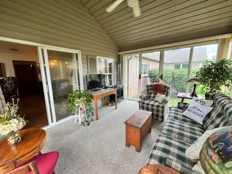 1228 Amberlea Drive E, Unit 19, Columbus, OH 43230 Photo 5