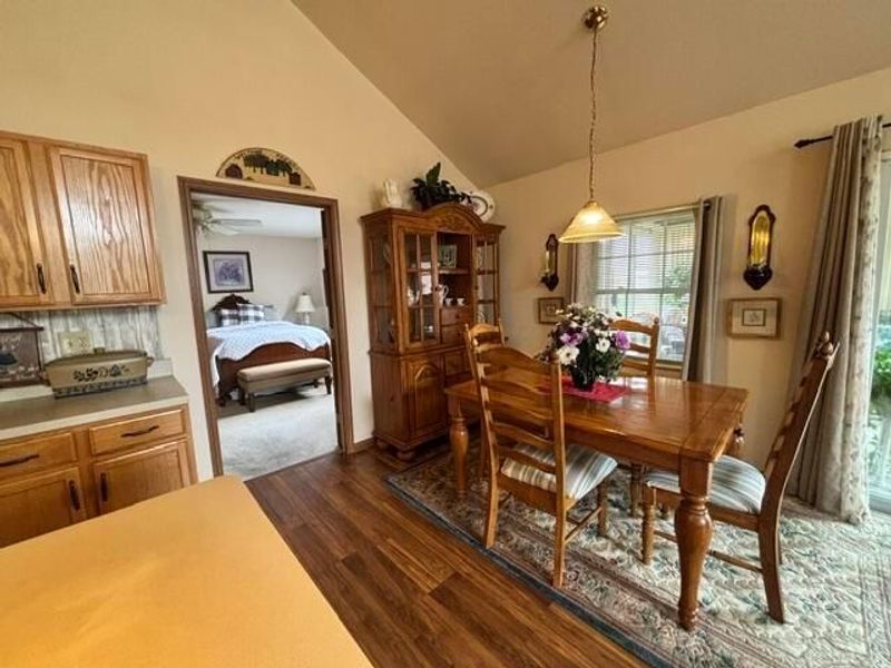 1228 Amberlea Drive E, Unit 19, Columbus, OH 43230 Photo 9