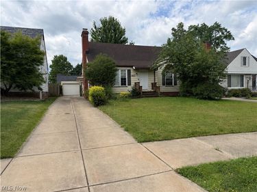 16451 Craigmere Drive, Middleburg Heights, OH 44130