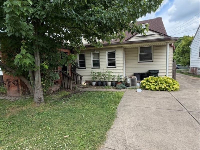 16451 Craigmere Drive, Middleburg Heights, OH 44130 Photo 8