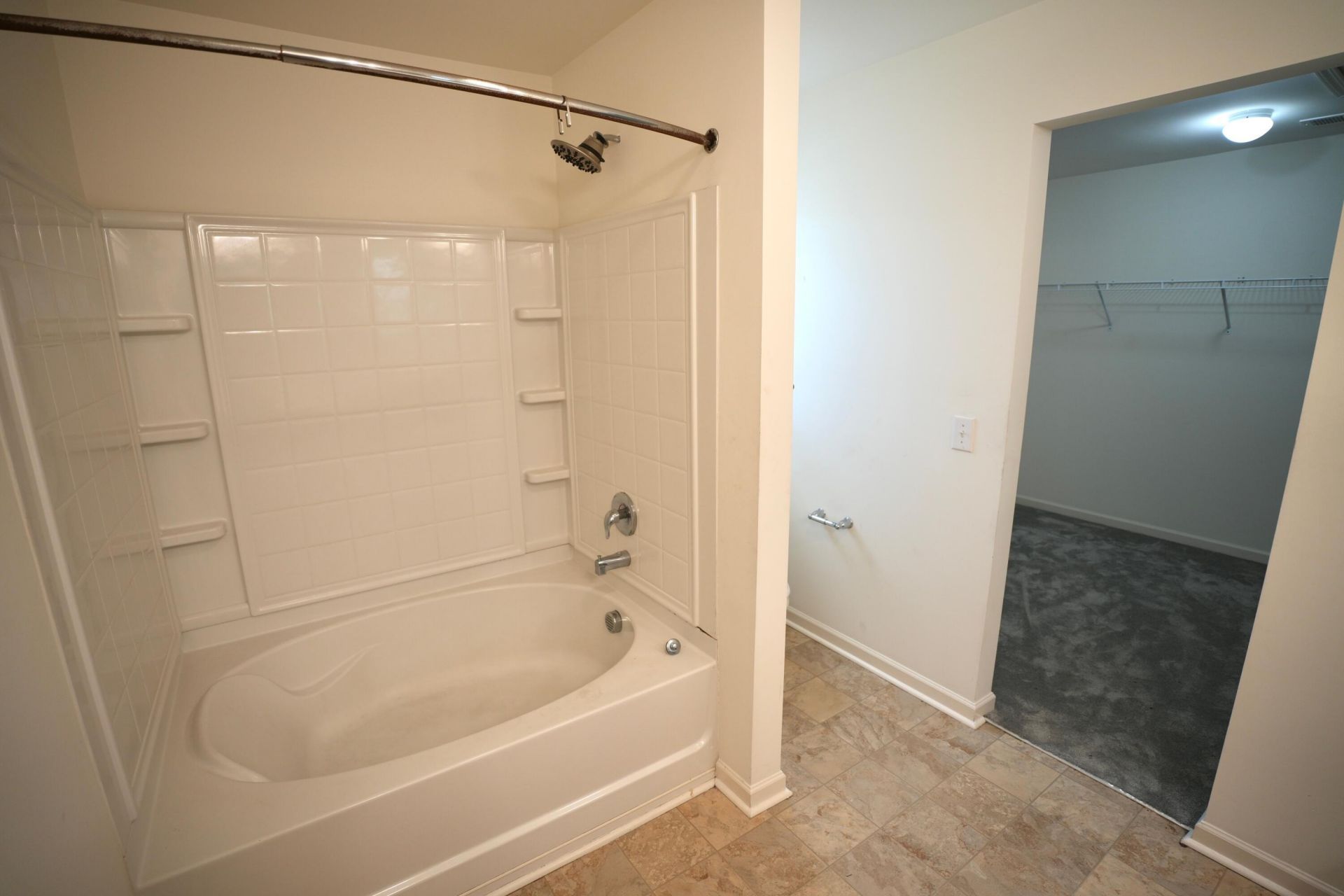 407 Thoroughbred Drive Photo 17
