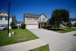 407 Thoroughbred Drive photo 4