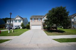 407 Thoroughbred Drive photo 4