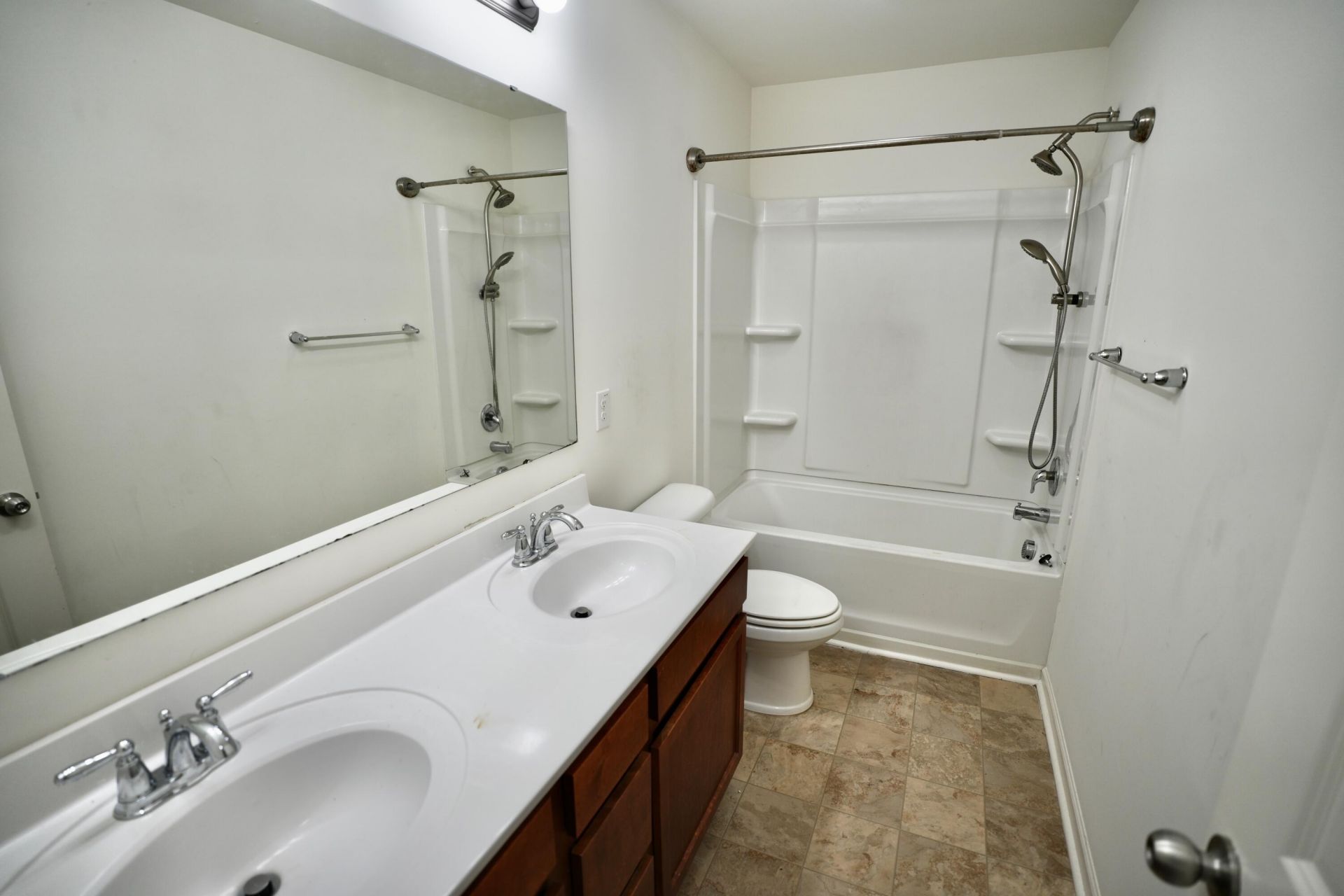 407 Thoroughbred Drive Photo 30