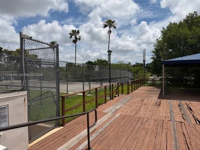 4174 Inverrary Dr , Unit 605, Lauderhill, FL 33319 Photo
