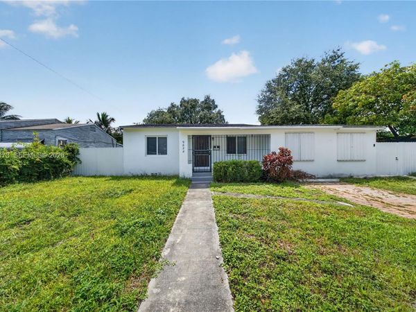 9828 NW 26th Ave, Miami, FL 33147