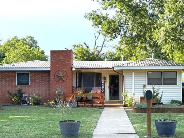 313 Miami, Coleman, TX 76834