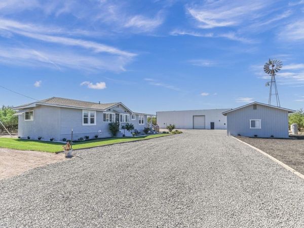 17569 Campbell Ave, Escalon, CA 95320
