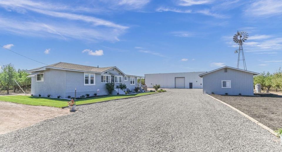 17569 Campbell Ave, Escalon, CA 95320 Photo