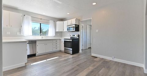 17569 Campbell Ave, Escalon, CA 95320 Photo