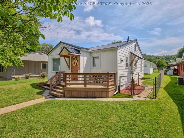 1103 Henry Street, Ravenswood, WV 26164