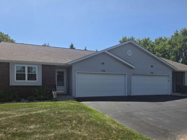 776 FOXTAIL Ct, Unit 2B, West Bend, WI 53095