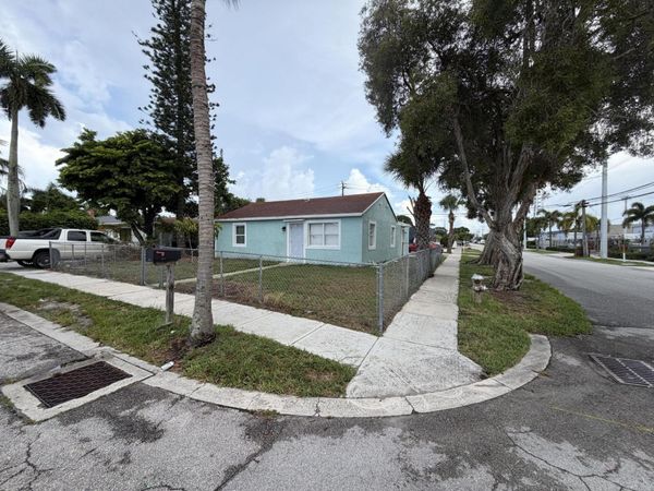 442 Winters Street, West Palm Beach, FL 33405