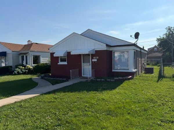 6104 S Nashville Avenue , Chicago, IL 60638