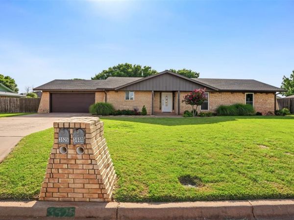 3525 W Trail Drive, Altus, OK 73521