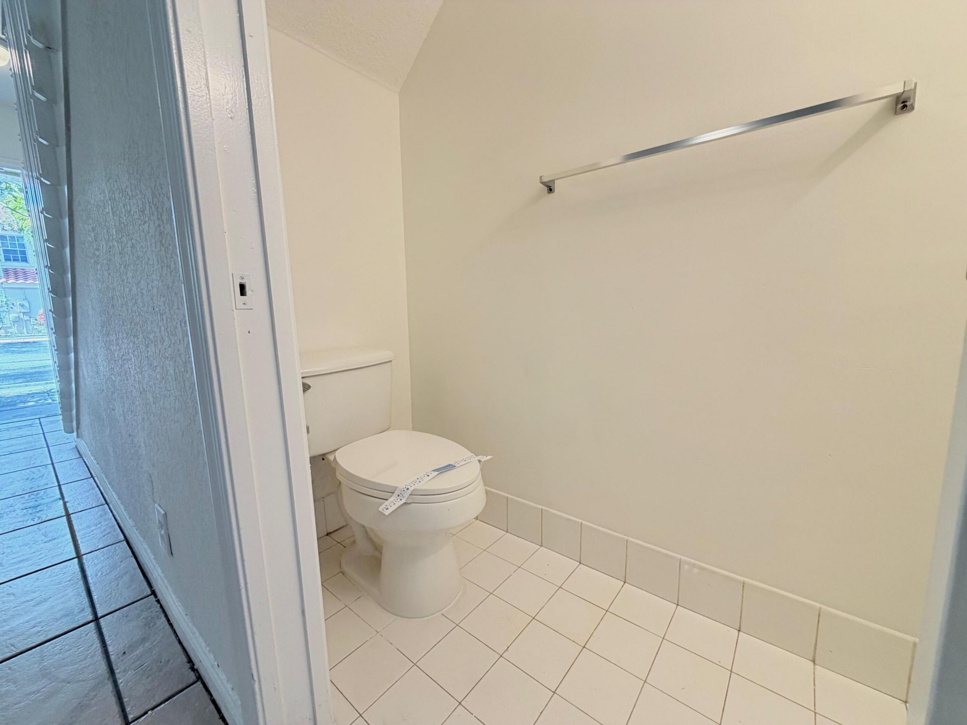 910 Summit Lake Drive, West Palm Beach, FL 33406 Photo