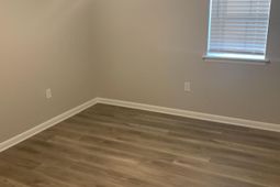 1118 Gunn Avenue photo 4