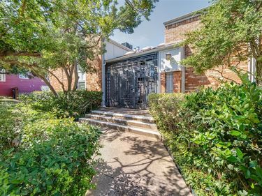 4317 Hartford Street , Unit 204, Dallas, TX 75219