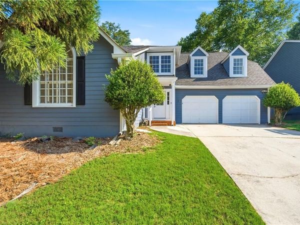 1122 Club Trace NE, Atlanta, GA 30319