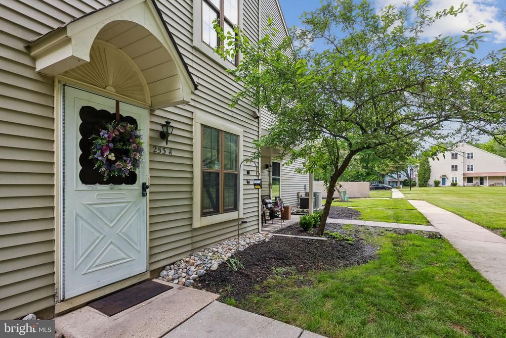 253a Everly Court, Mount Laurel, NJ 08054 Main Photo