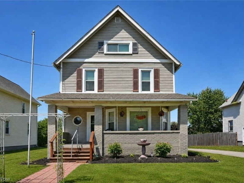 24 Lincoln Avenue, Niles, OH 44446 Photo 1