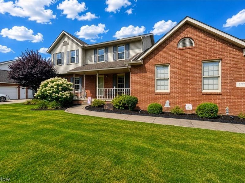 3176 Carie Hill Circle NW, Massillon, OH 44646 Photo 2