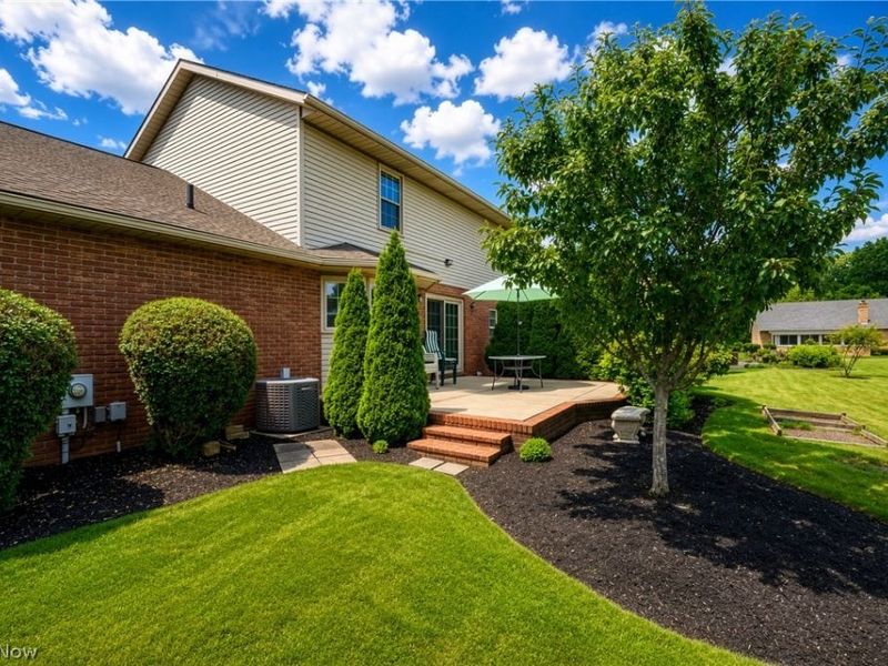 3176 Carie Hill Circle NW, Massillon, OH 44646 Photo 4