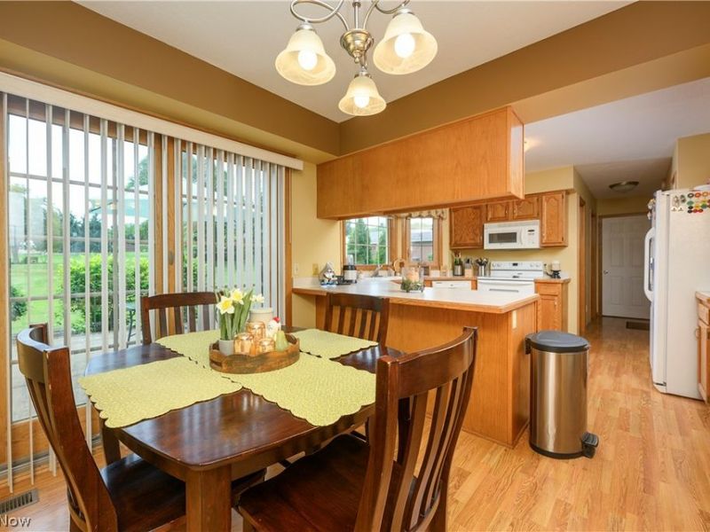 3176 Carie Hill Circle NW, Massillon, OH 44646 Photo 5