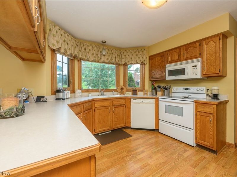 3176 Carie Hill Circle NW, Massillon, OH 44646 Photo 6