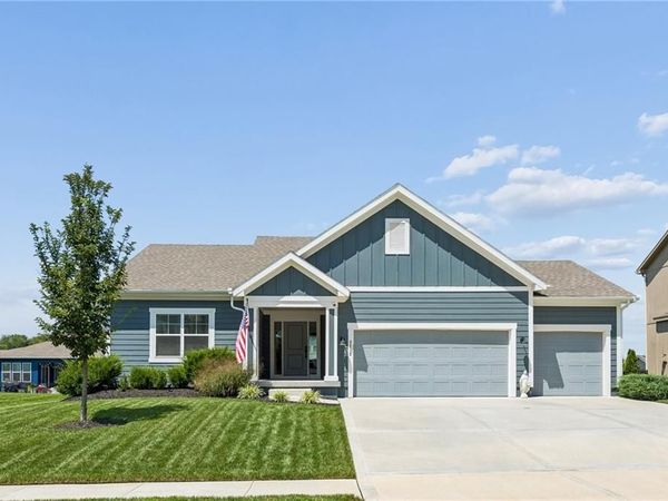 3212 SW Arbor Tree Drive, Lee's Summit, MO 64082