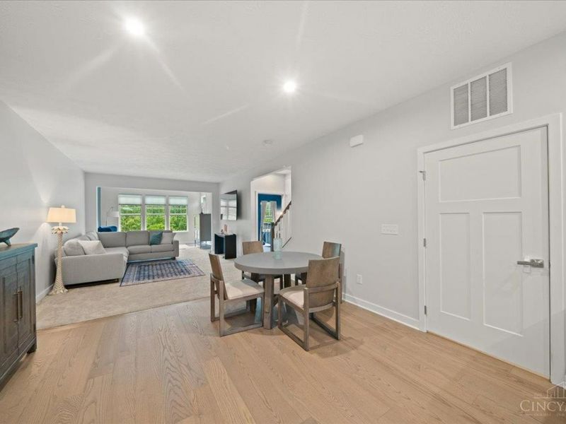 7908 Pinnacle Point Drive, West Chester, OH 45069 Photo 2