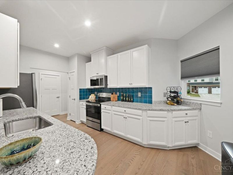 7908 Pinnacle Point Drive, West Chester, OH 45069 Photo 3