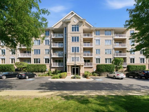 Unit 301, Park Ridge, IL 60068