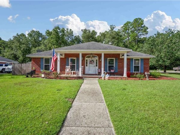 1721 Spanish Trace Drive, Saraland, AL 36571
