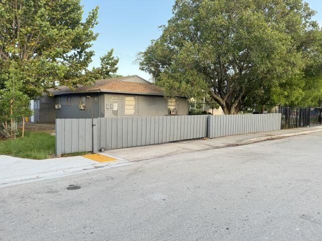 714 S H Street, Lake Worth Beach, FL 33460 Photo