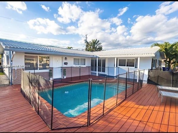 461 SE 1st Terrace, Pompano Beach, FL 33060
